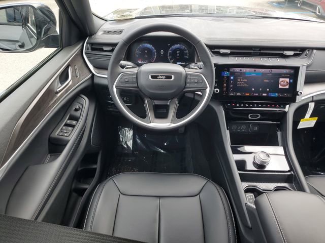 New 2026 Jeep Grand Cherokee Limited RWD image 19