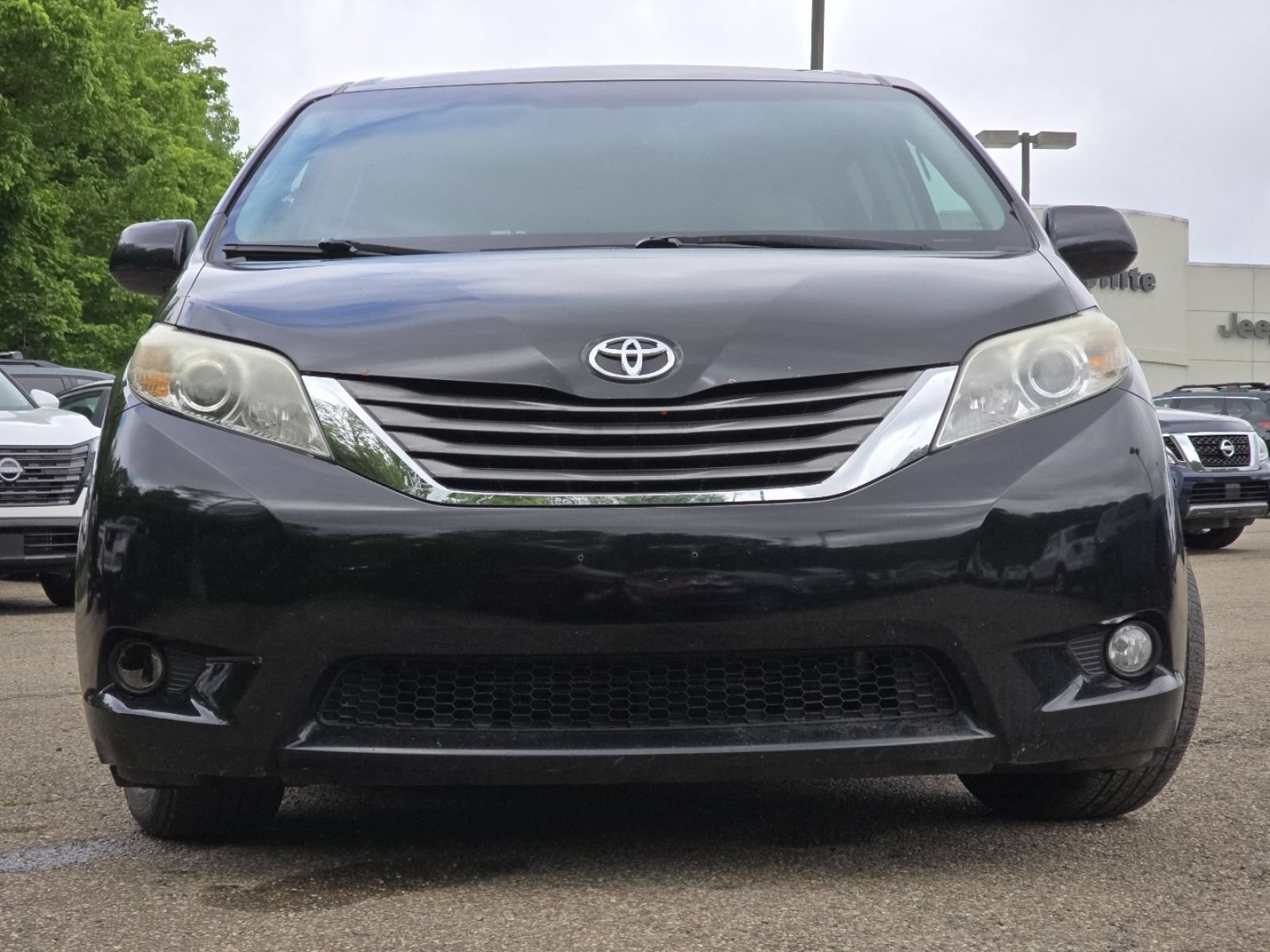 Used 2012 Toyota Sienna XLE w/ Premium Pkg FWD image 12