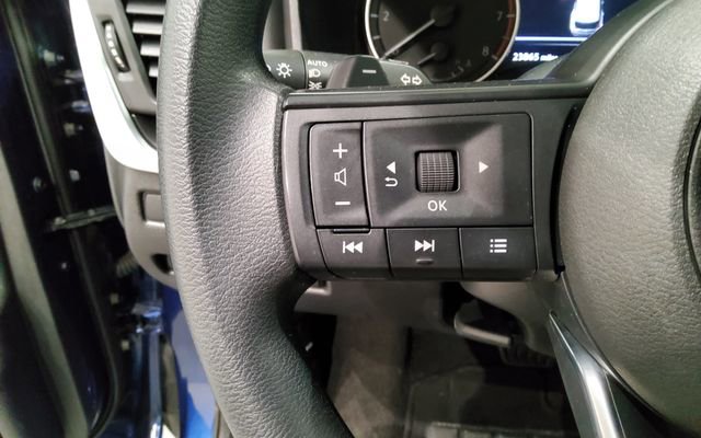 Used 2023 Nissan Rogue S image 23