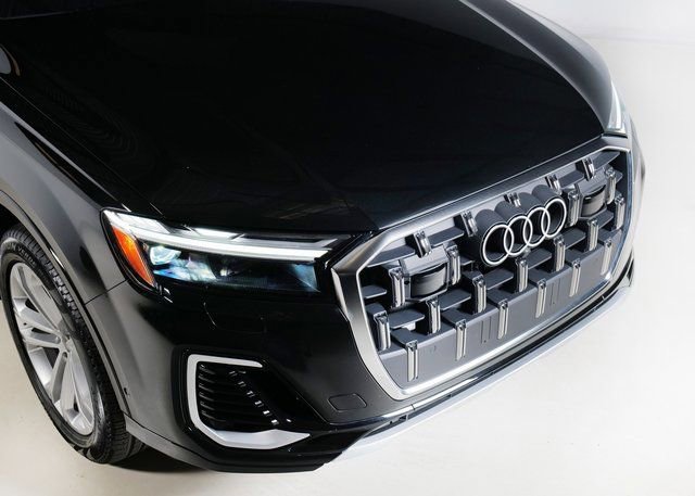 Certified 2025 Audi Q7 3.0T Premium w/ Convenience Package image 32