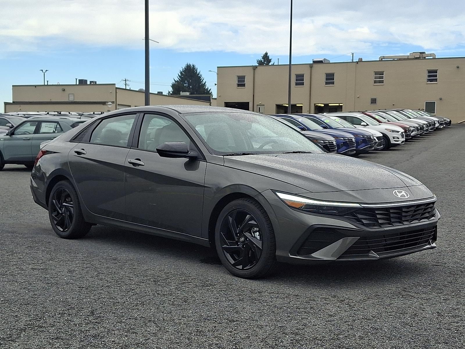 New 2026 Hyundai Elantra SEL Sport FWD image 2