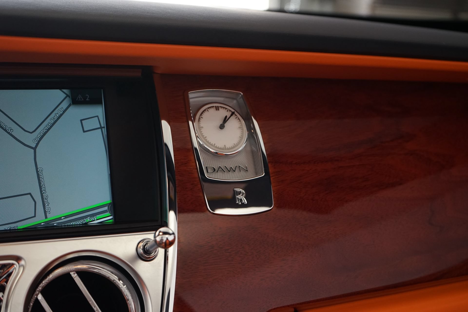 Used 2018 Rolls-Royce Dawn RWD image 19
