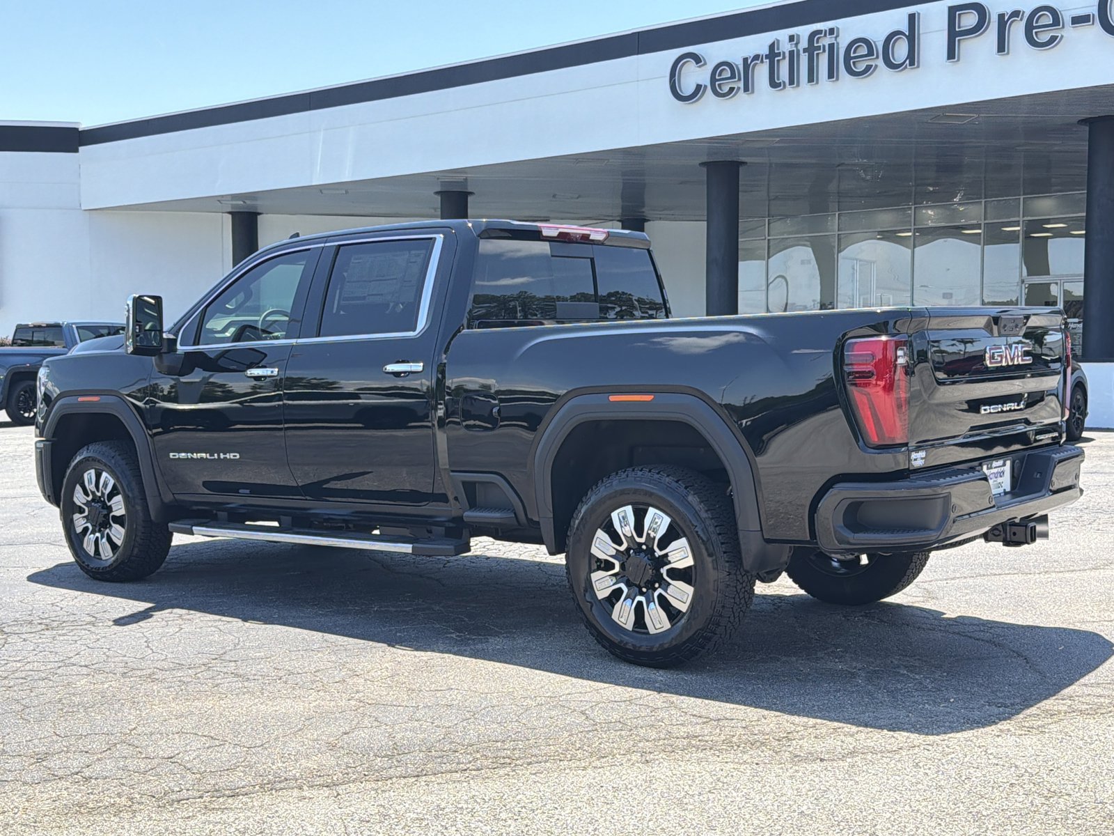Used 2026 GMC Sierra 2500 Denali w/ Technology Package AWD/4WD image 10