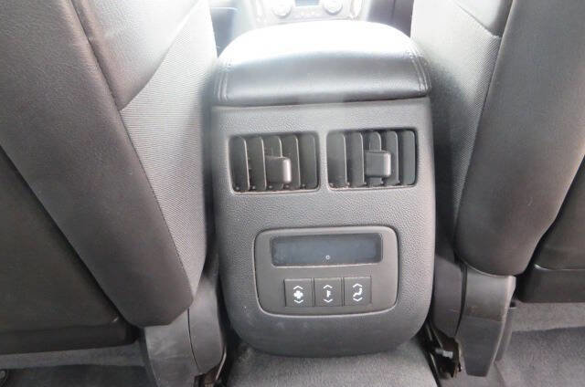 Used 2010 Cadillac DTS Luxury FWD image 27