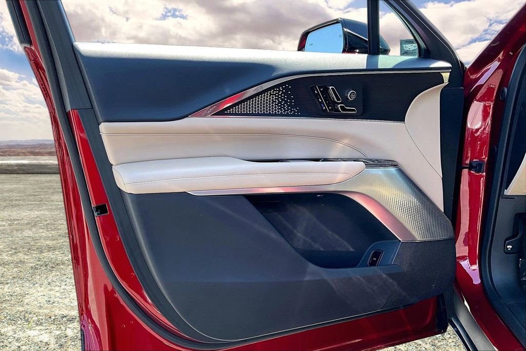 Certified 2024 Cadillac Lyriq Luxury w/ Nappa Leather Package image 20