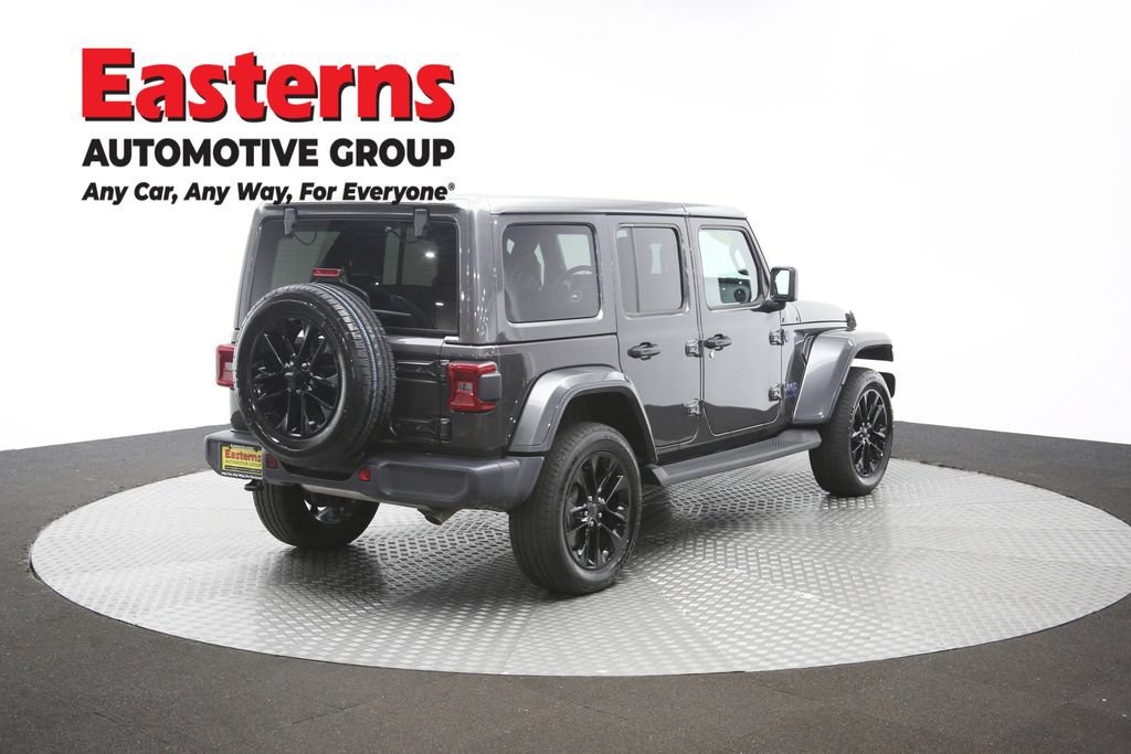 Used 2025 Jeep Wrangler Unlimited Sahara AWD/4WD image 36