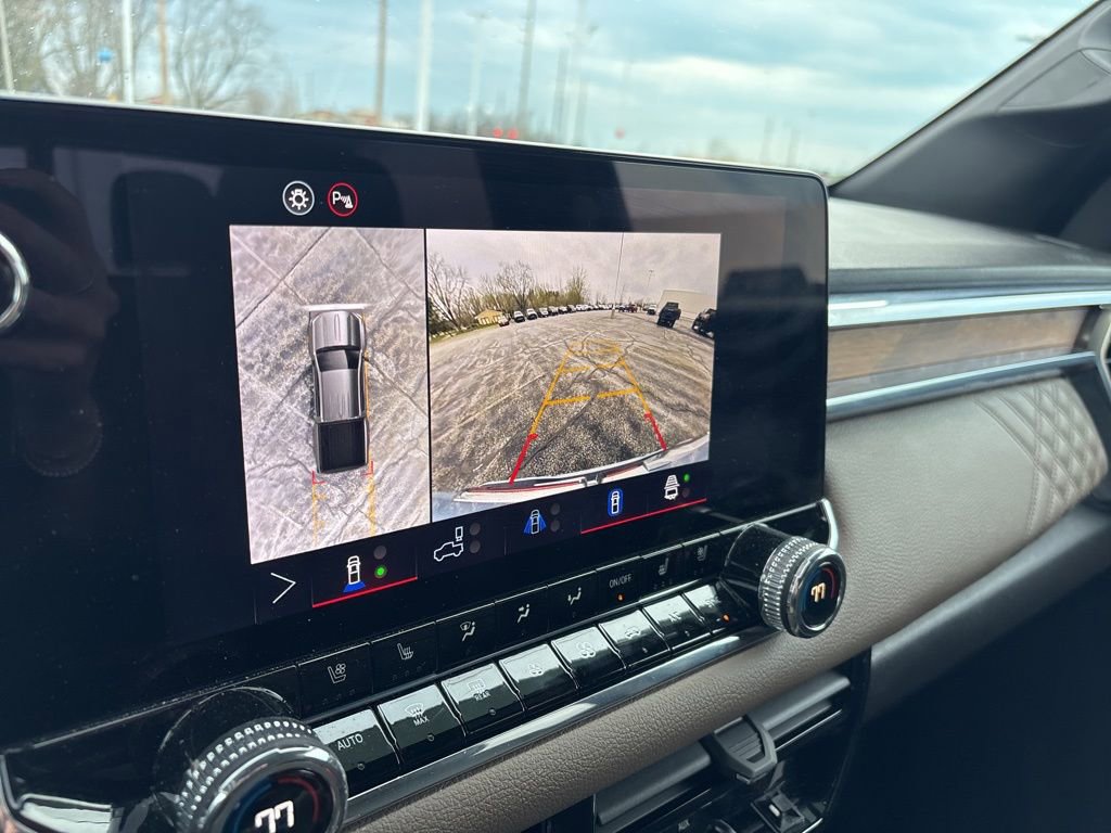 Used 2025 GMC Canyon Denali image 32