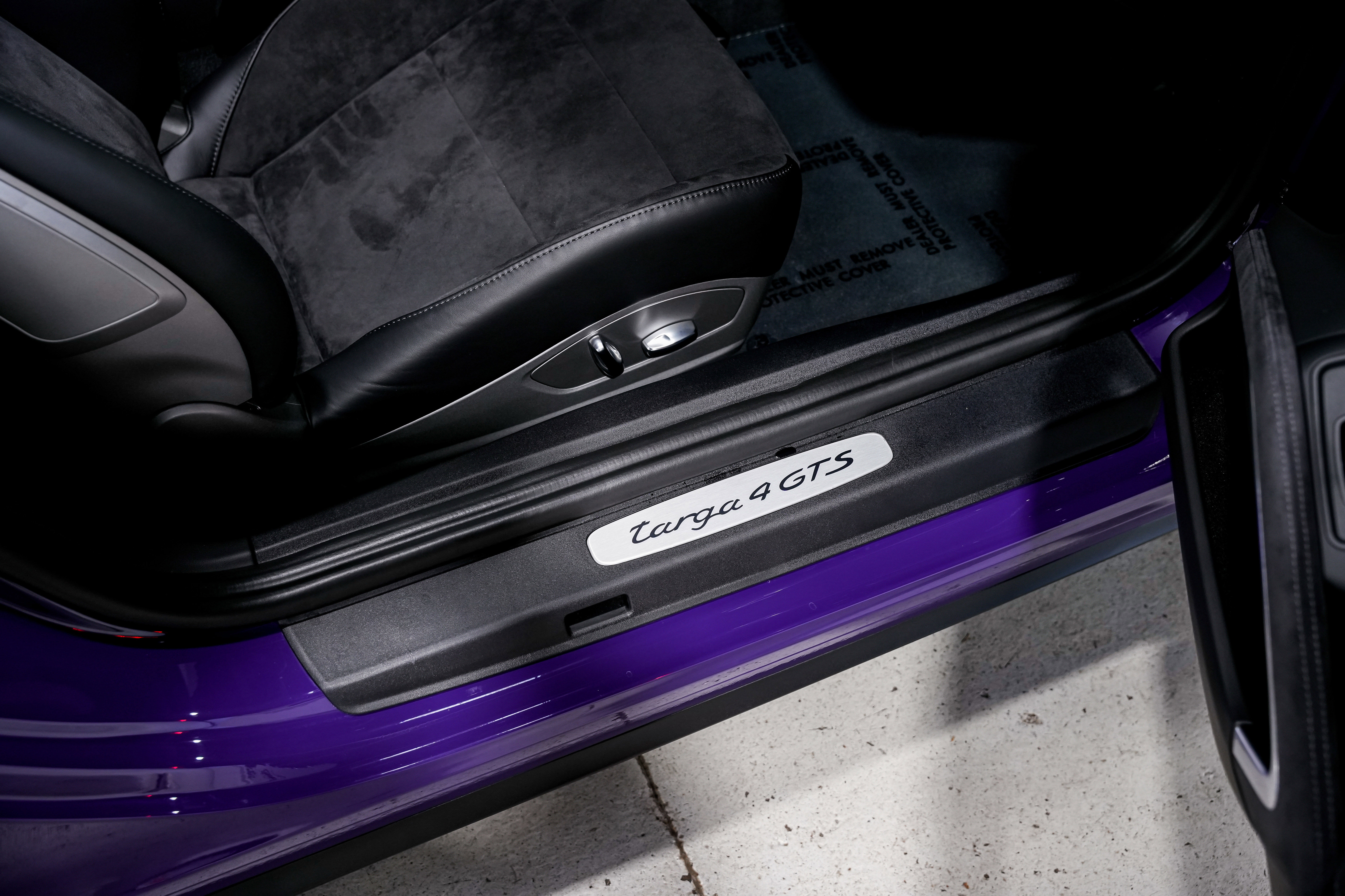 Used 2018 Porsche 911 Targa 4 GTS image 25