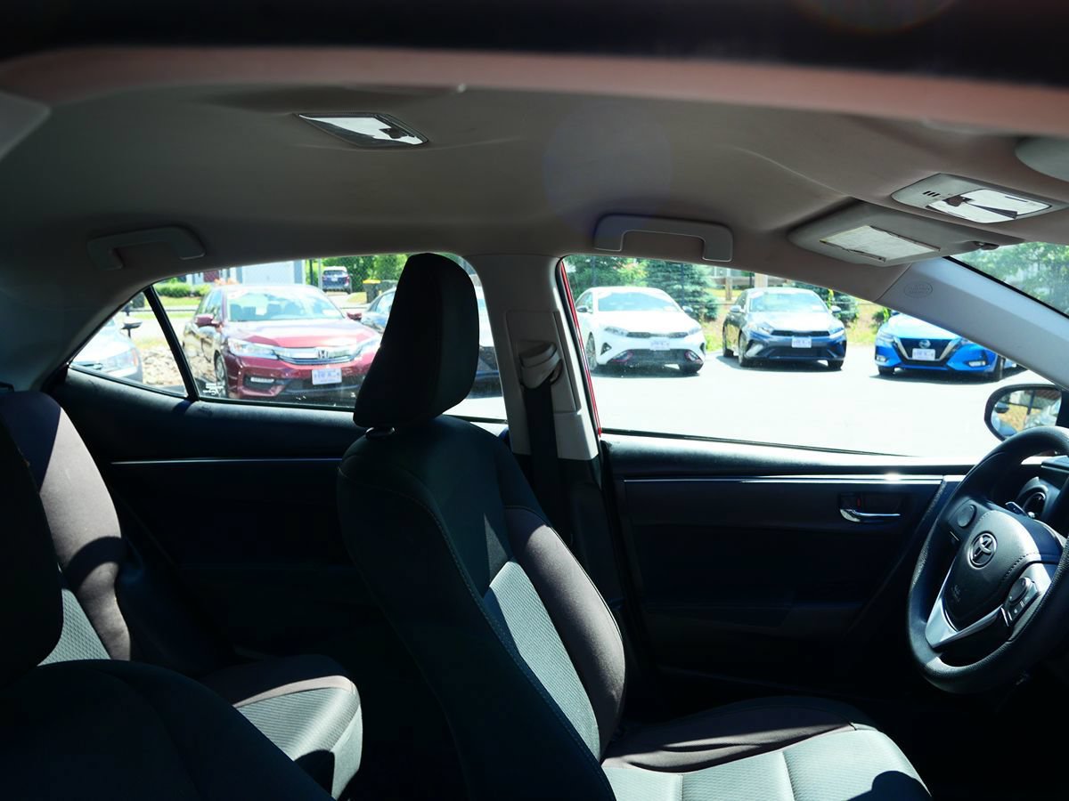 Used 2017 Toyota Corolla LE FWD image 27