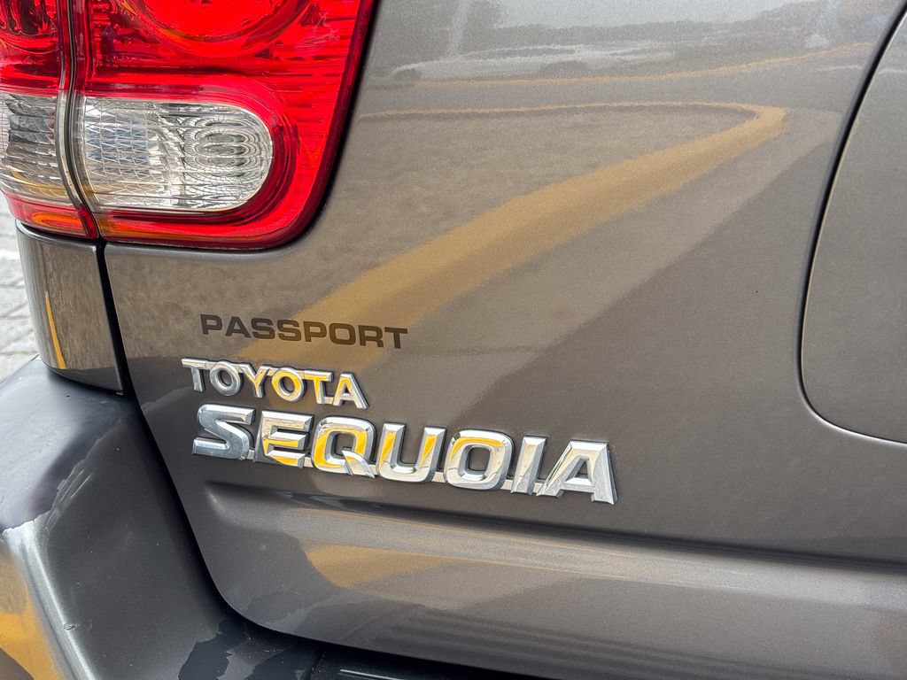 Used 2006 Toyota Sequoia SR5 AWD/4WD image 13