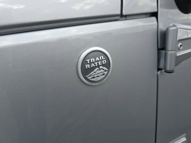 Used 2014 Jeep Wrangler Unlimited Sahara w/ Connectivity Group image 55