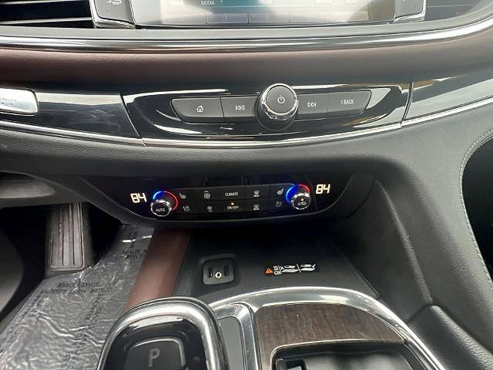 Certified 2018 Buick Enclave Avenir w/ Avenir Technology Package AWD/4WD image 24