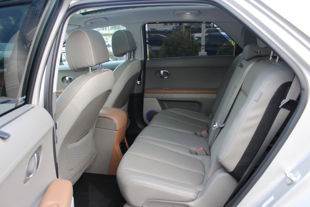 Used 2024 Hyundai Ioniq 5 Limited AWD/4WD image 12