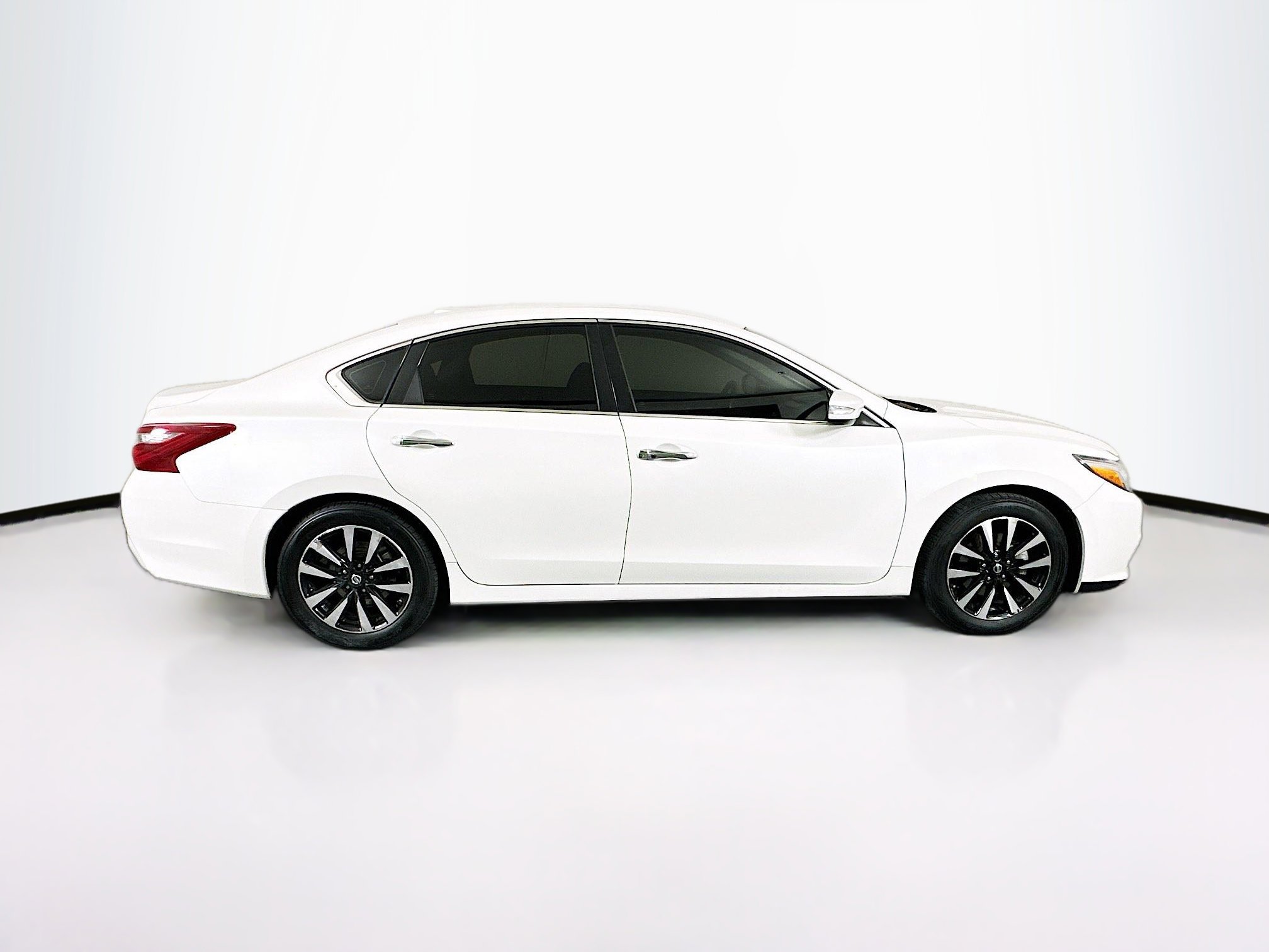 Used 2018 Nissan Altima 2.5 SL FWD image 10