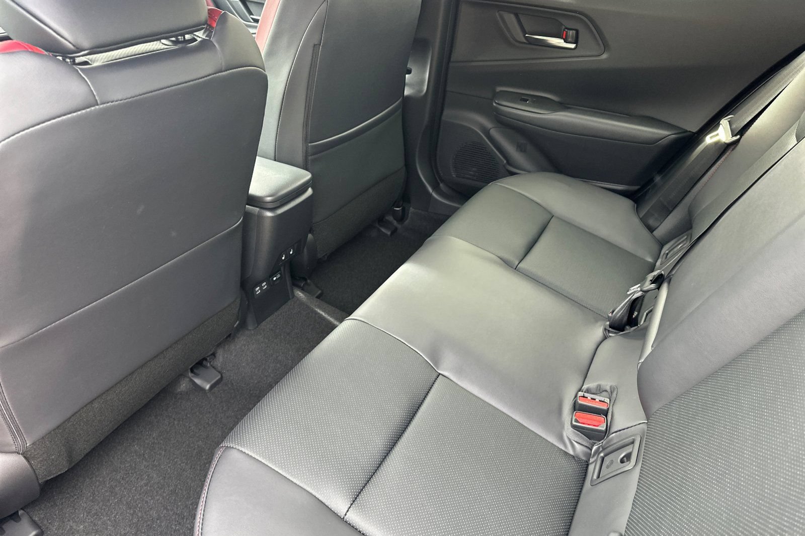 New 2026 Toyota Prius Plug-In Hybrid FWD image 13
