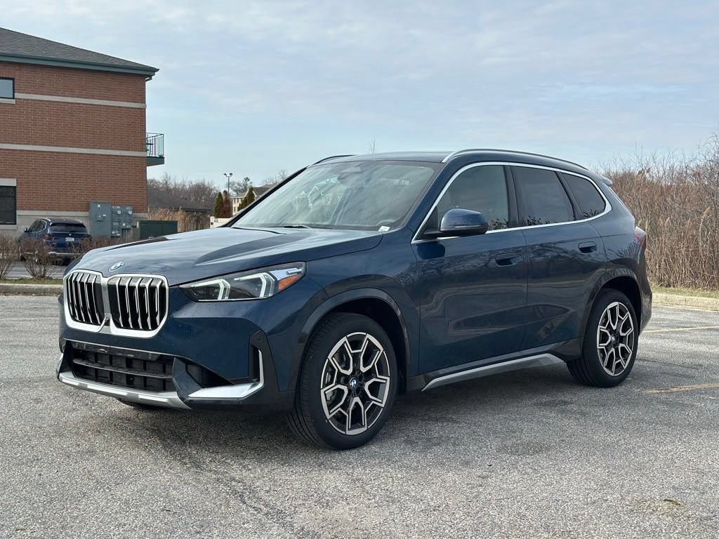 New 2026 BMW X1 xDrive28i w/ Technology Package AWD/4WD image 3
