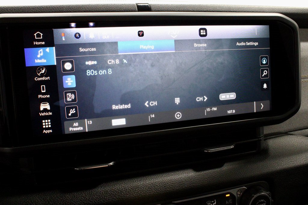 Used 2024 Jeep Gladiator Sport image 3