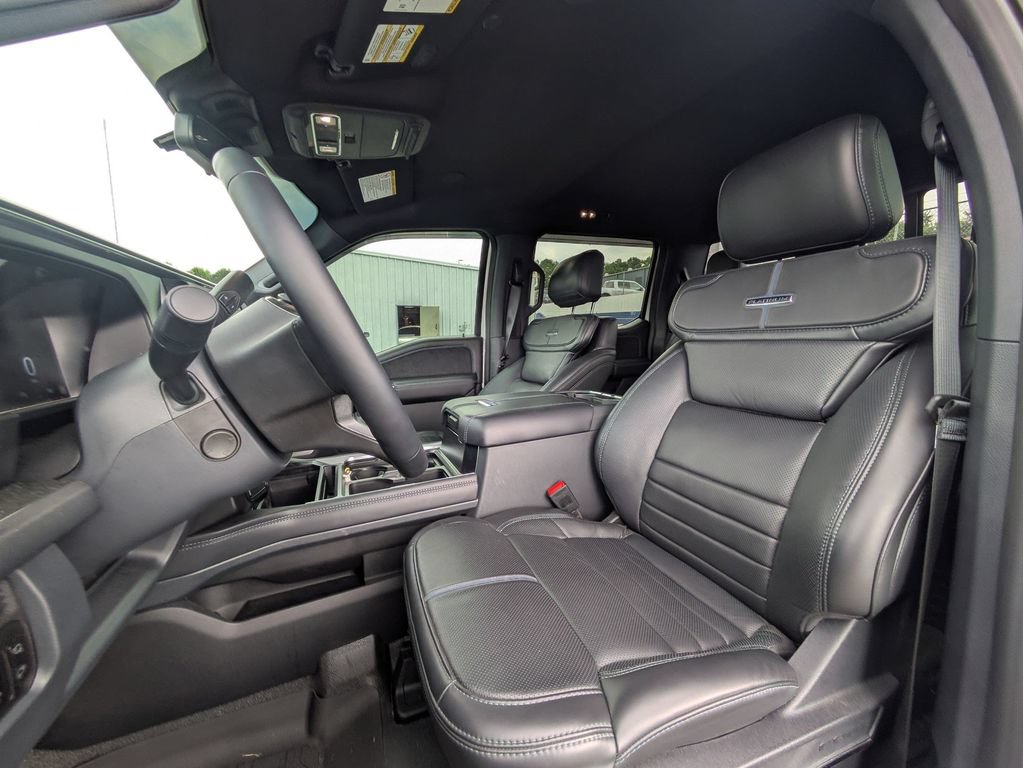 Used 2025 Ford F450 Platinum w/ FX4 Off-Road Package AWD/4WD image 24
