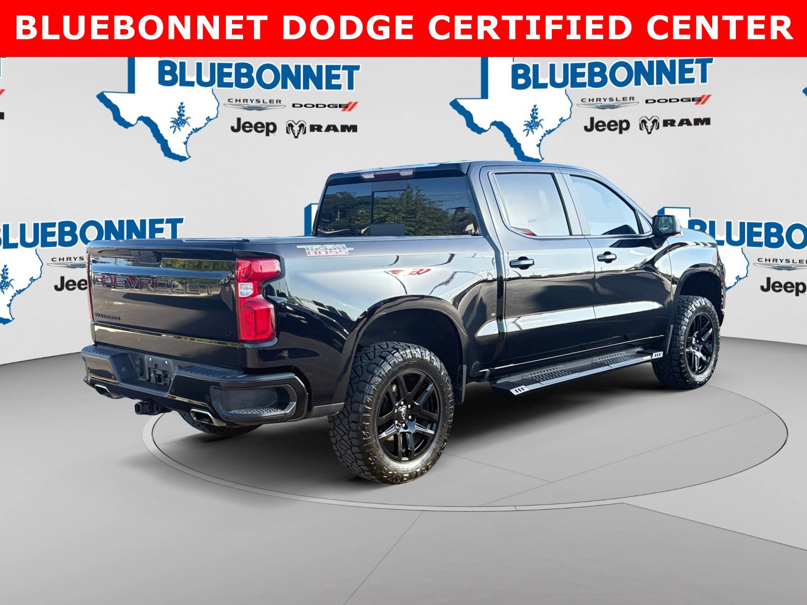 Used 2022 Chevrolet Silverado 1500 LT Trail Boss w/ LT Trail Boss Premium Package AWD/4WD image 5