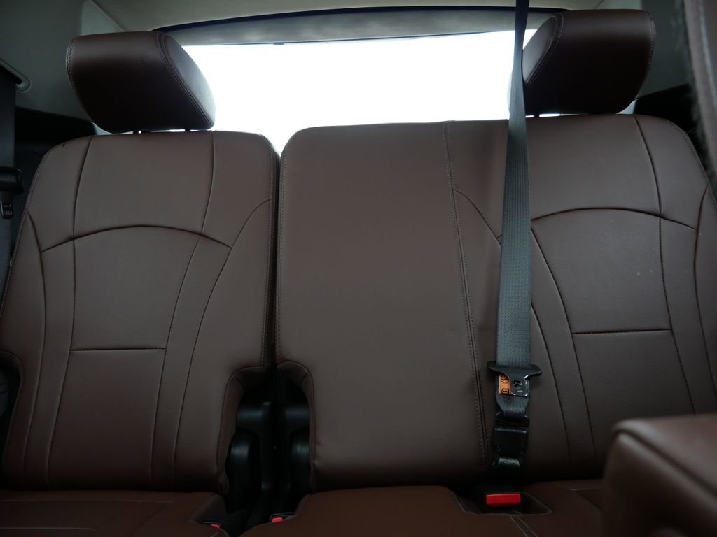 Used 2020 Buick Enclave Avenir w/ Avenir Technology Package FWD image 16