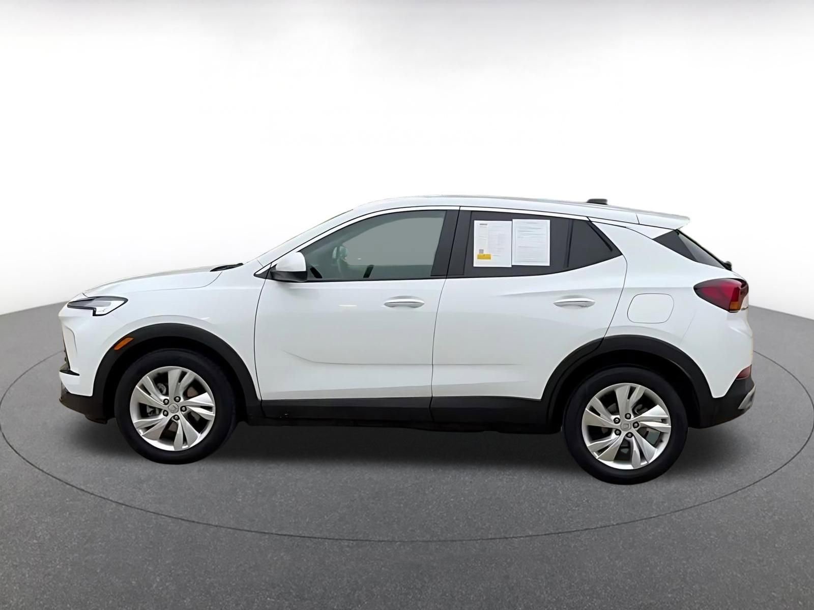 Used 2025 Buick Encore GX Preferred FWD image 9