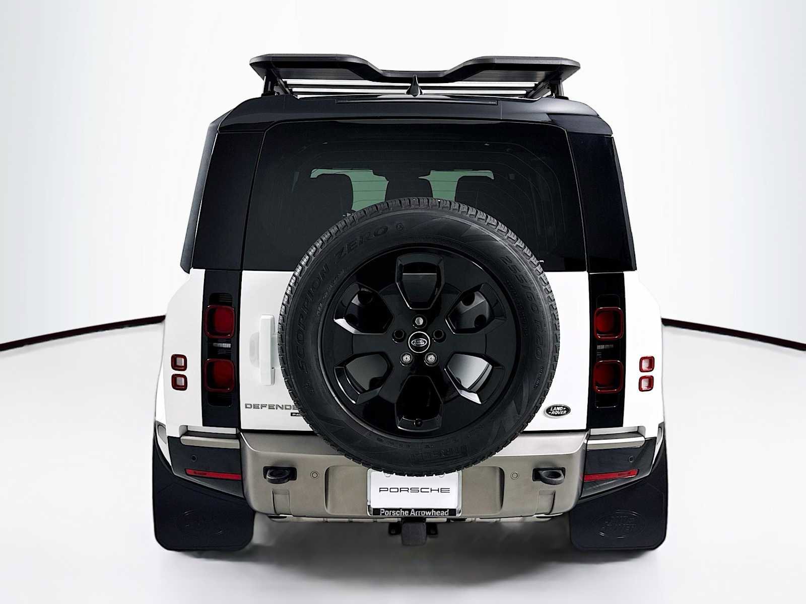 Used 2023 Land Rover Defender 110 X-Dynamic SE image 10