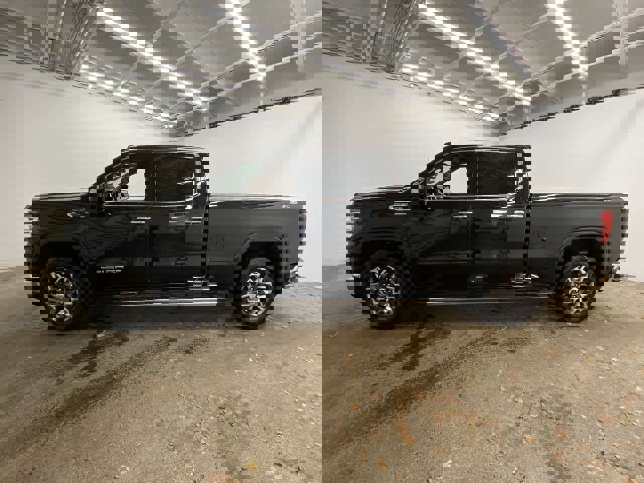 Used 2023 GMC Sierra 1500 SLT w/ SLT Premium Package image 3