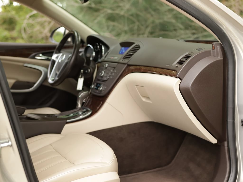Used 2012 Buick Regal Leather FWD image 25