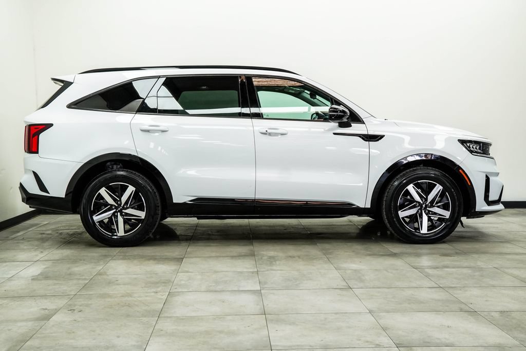 Used 2023 Kia Sorento S w/ Panoramic Sunroof Package FWD image 10