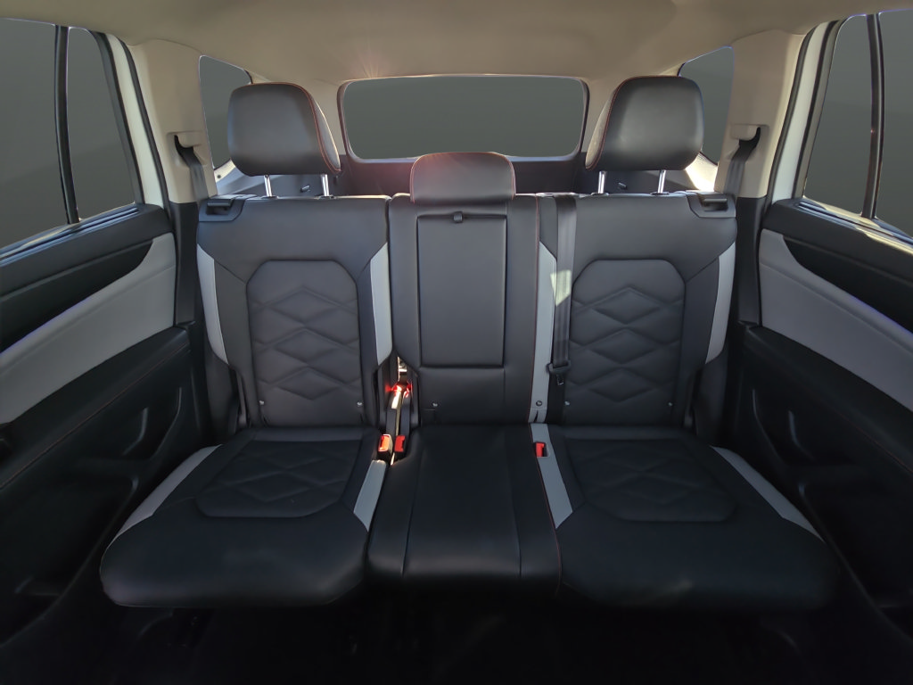 Used 2024 Volkswagen Atlas Peak Edition SEL AWD/4WD image 25