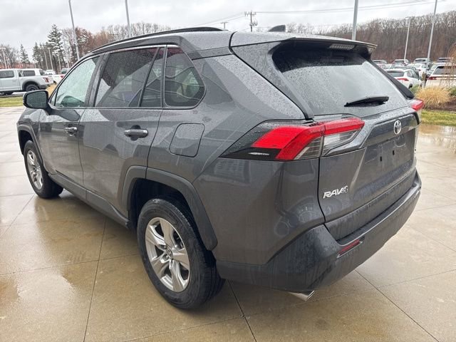 Used 2025 Toyota RAV4 XLE AWD/4WD image 5