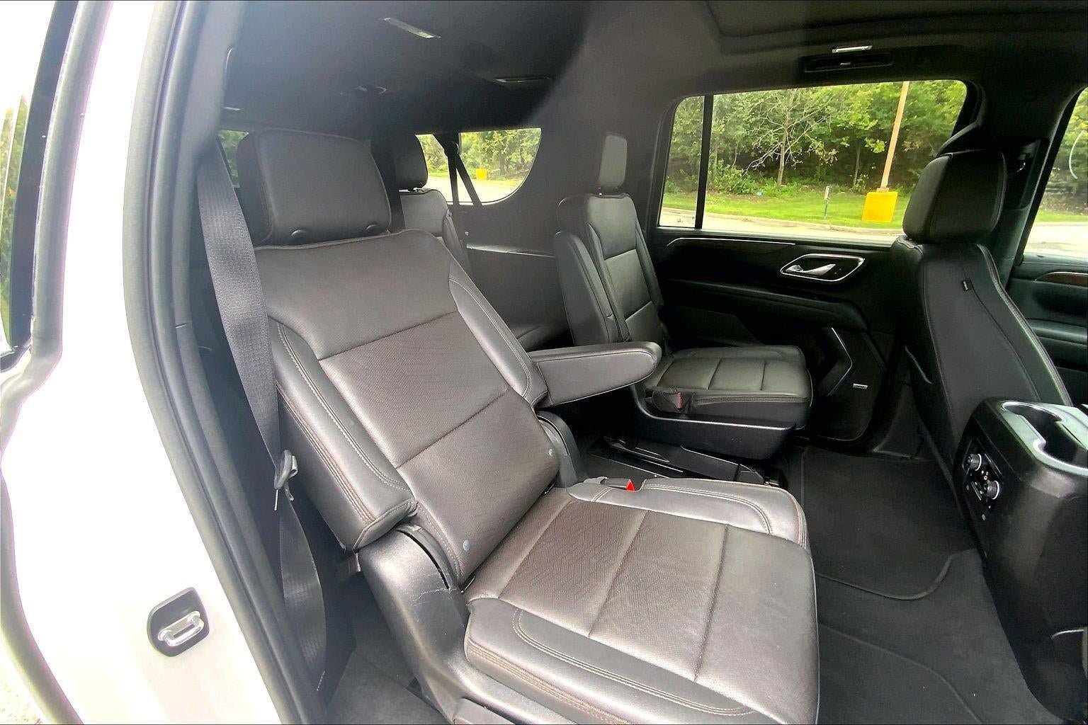 Used 2023 Chevrolet Suburban High Country w/ Premium Package AWD/4WD image 24