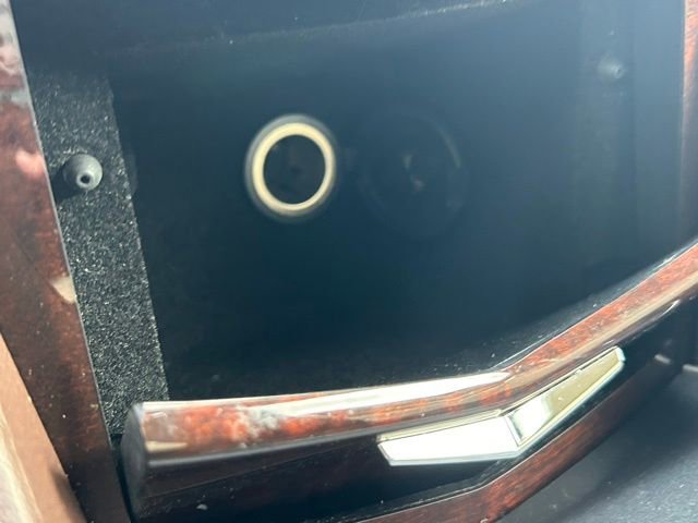 Used 2016 Cadillac SRX Luxury w/ Driver Assist Package FWD image 29