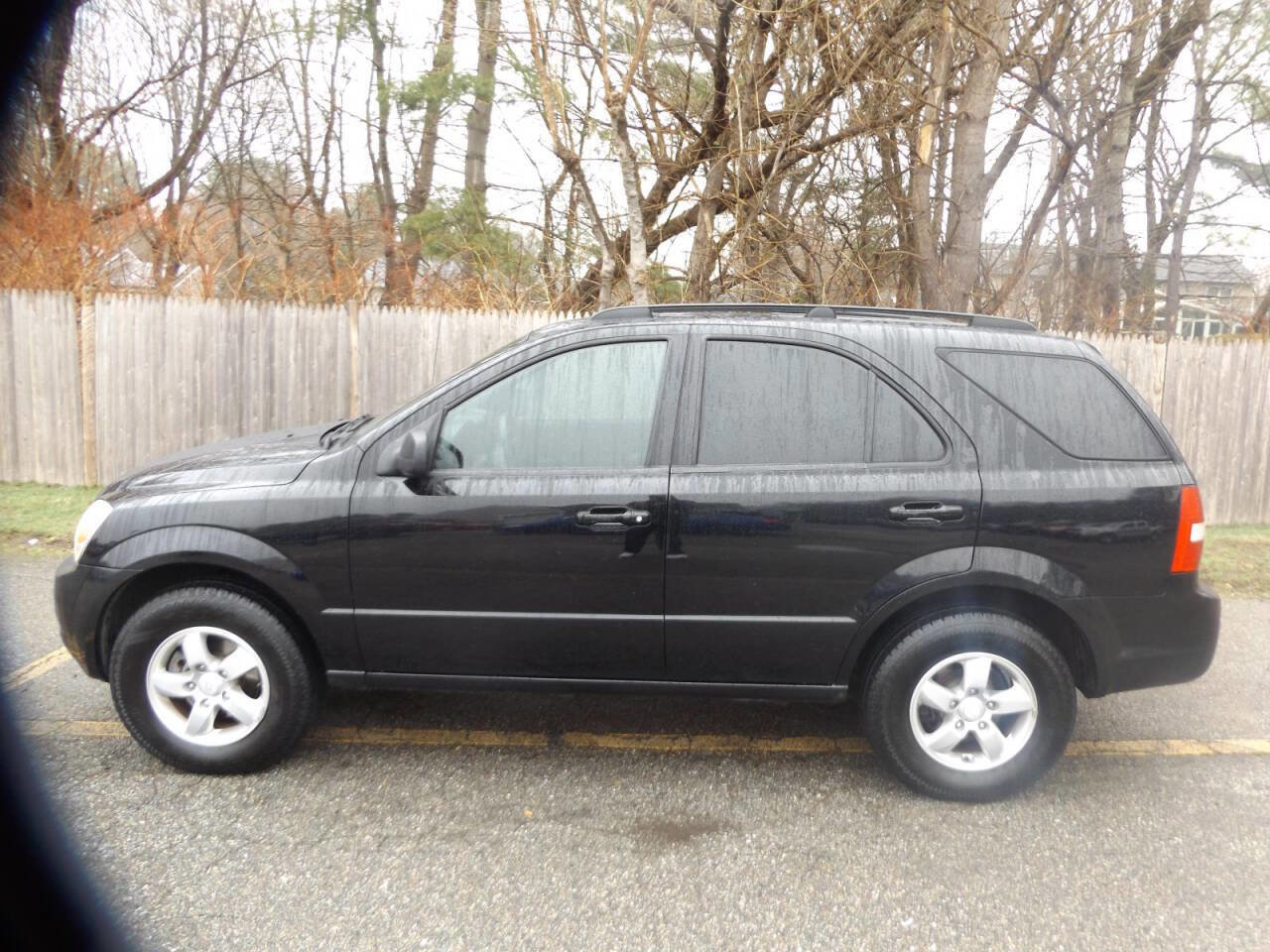 Used 2009 Kia Sorento LX image 2