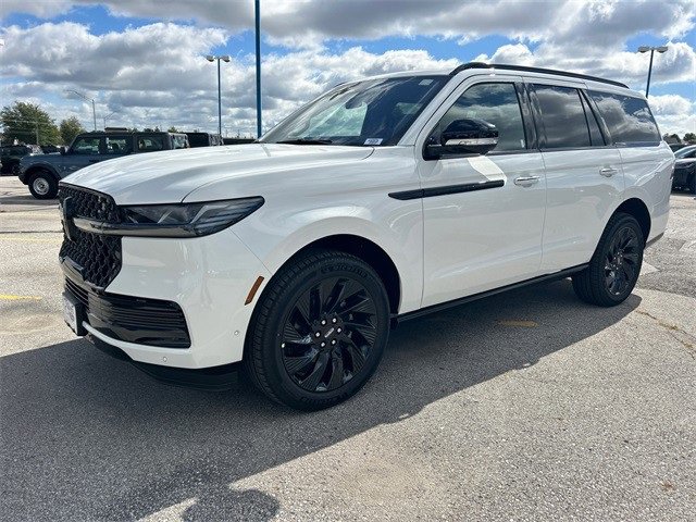 New 2025 Lincoln Navigator Reserve w/ Jet Appearance Package image 9