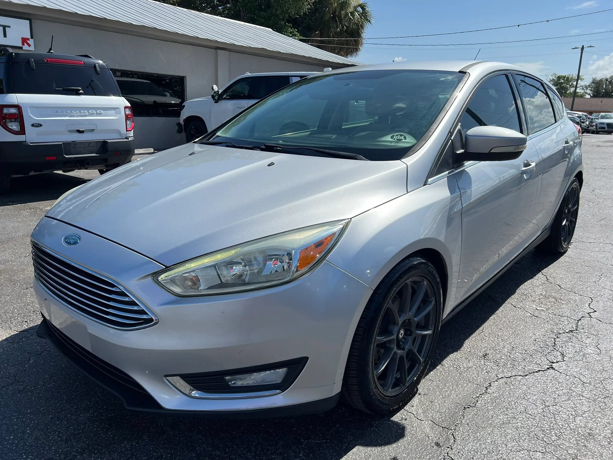 Used 2015 Ford Focus Titanium FWD image 2