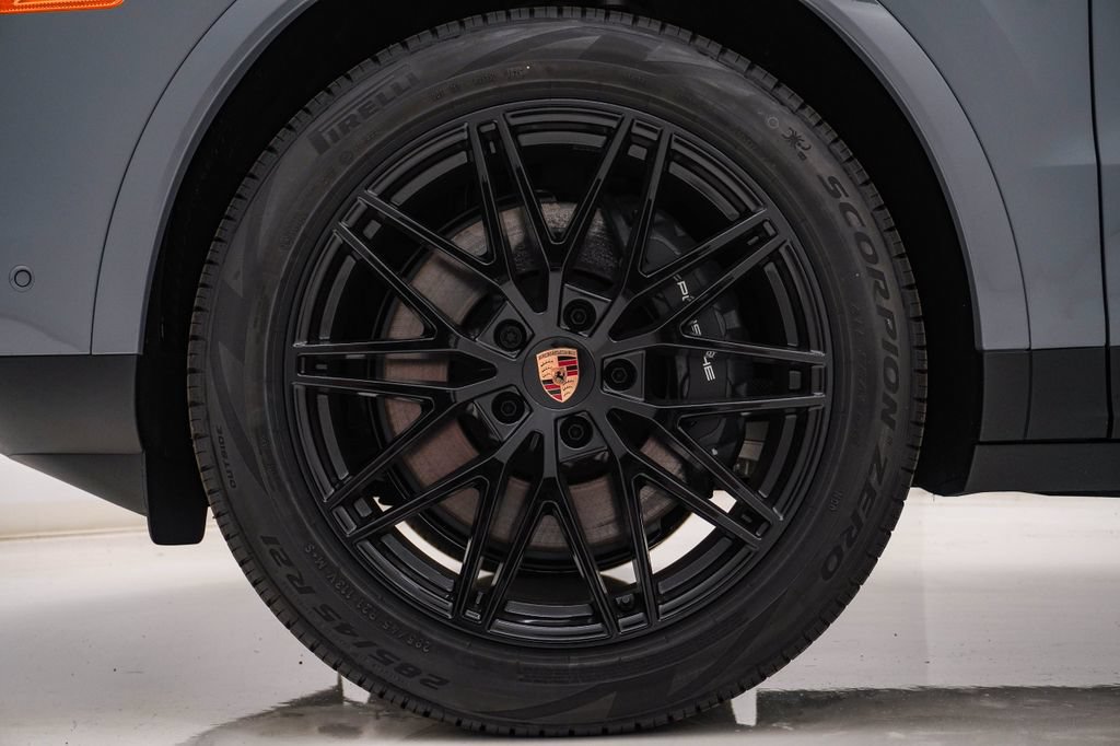 New 2026 Porsche Cayenne AWD/4WD image 13