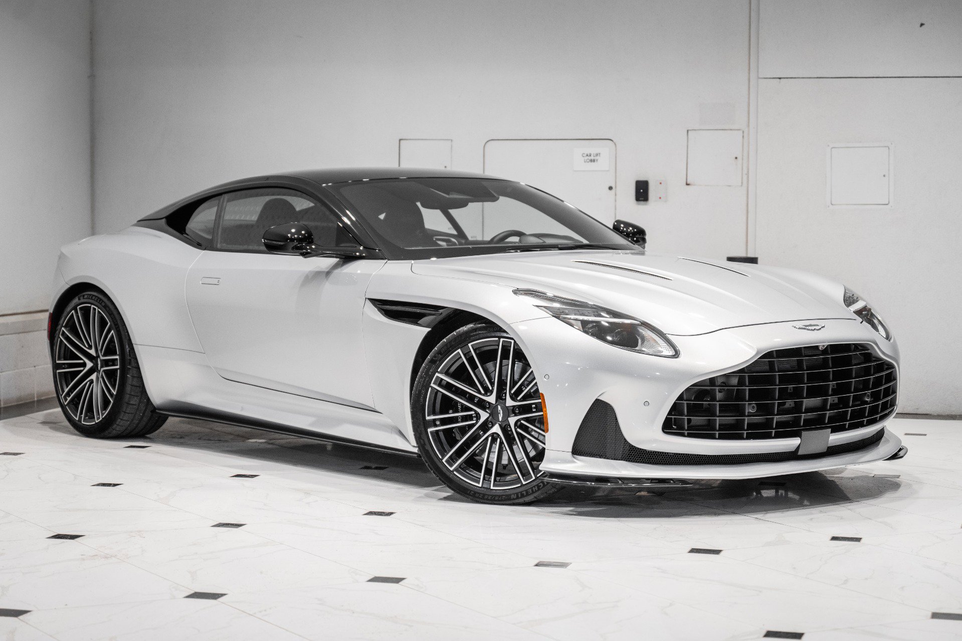Used 2024 Aston Martin DB12 V8 image 36