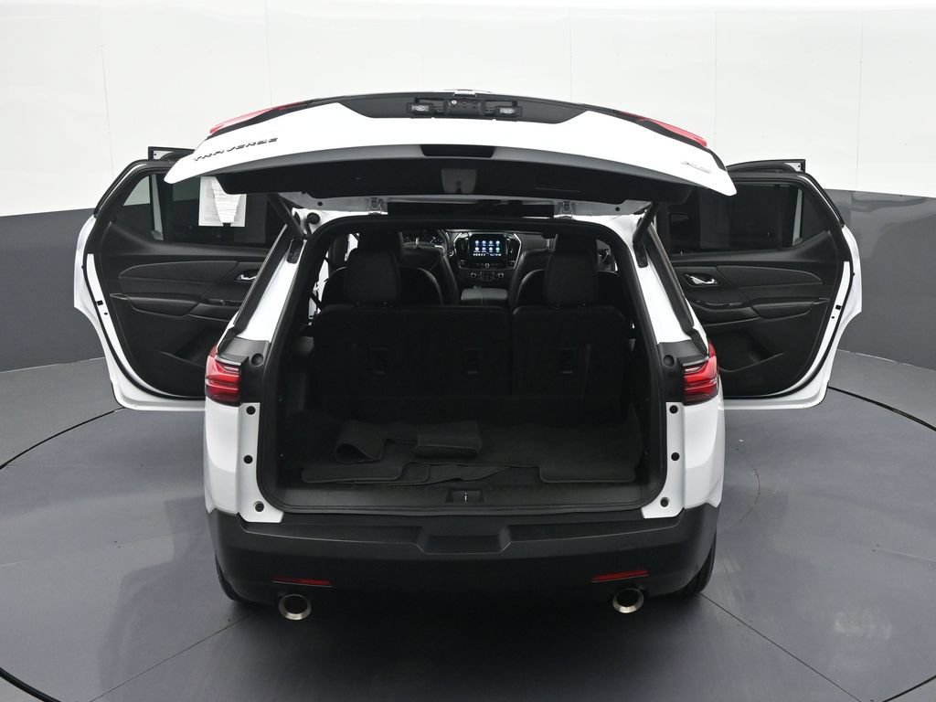 Used 2022 Chevrolet Traverse RS FWD image 44
