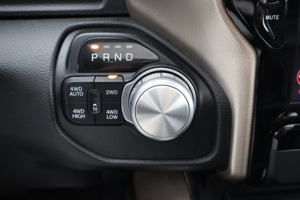Used 2019 RAM 1500 Laramie AWD/4WD image 9