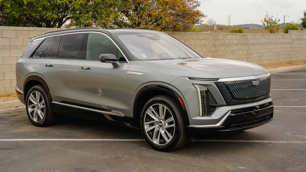 New 2027 Cadillac Vistiq Luxury w/ LPO, Floor Liner Package AWD/4WD image 6