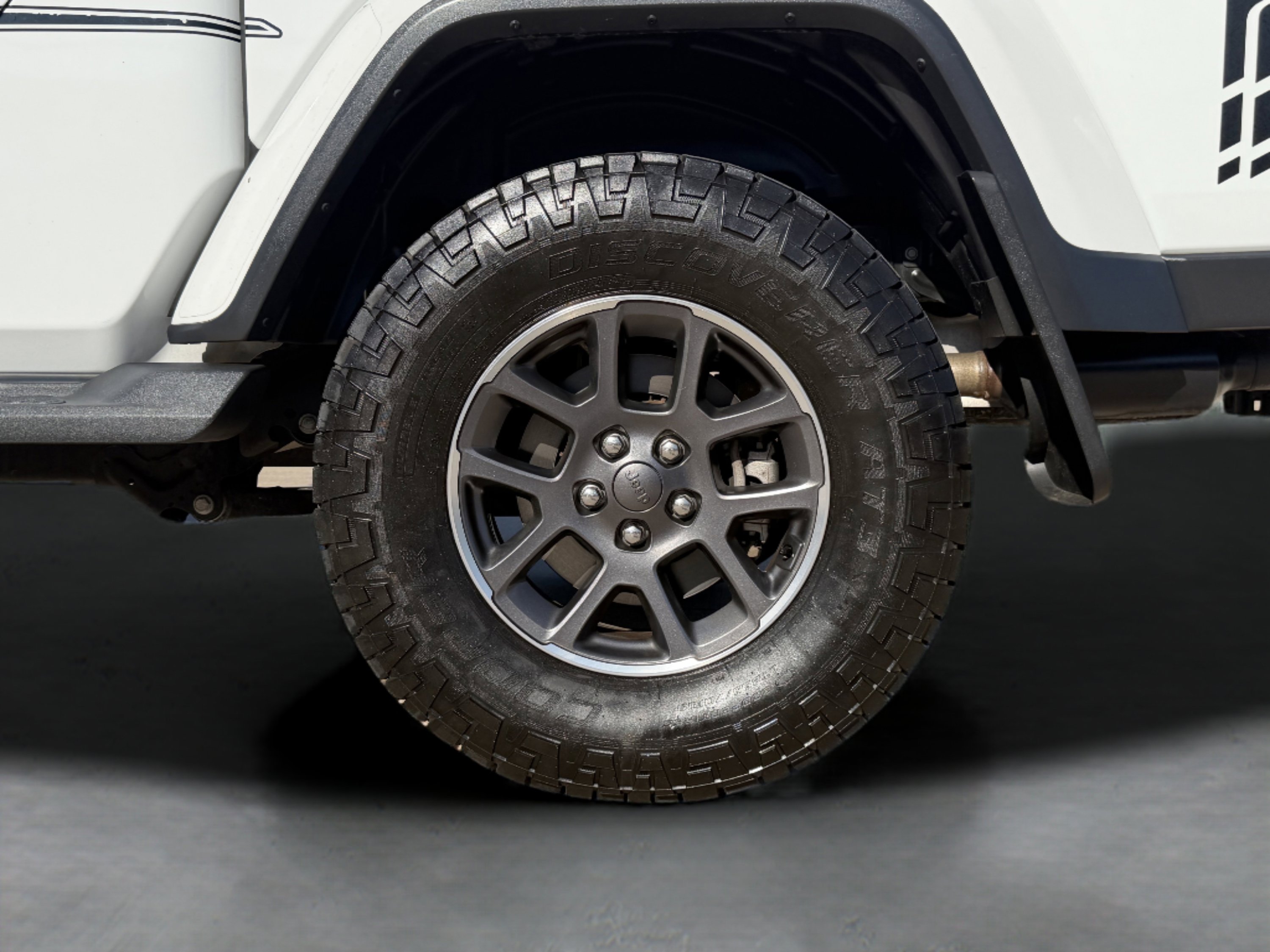 Used 2020 Jeep Gladiator Overland image 11