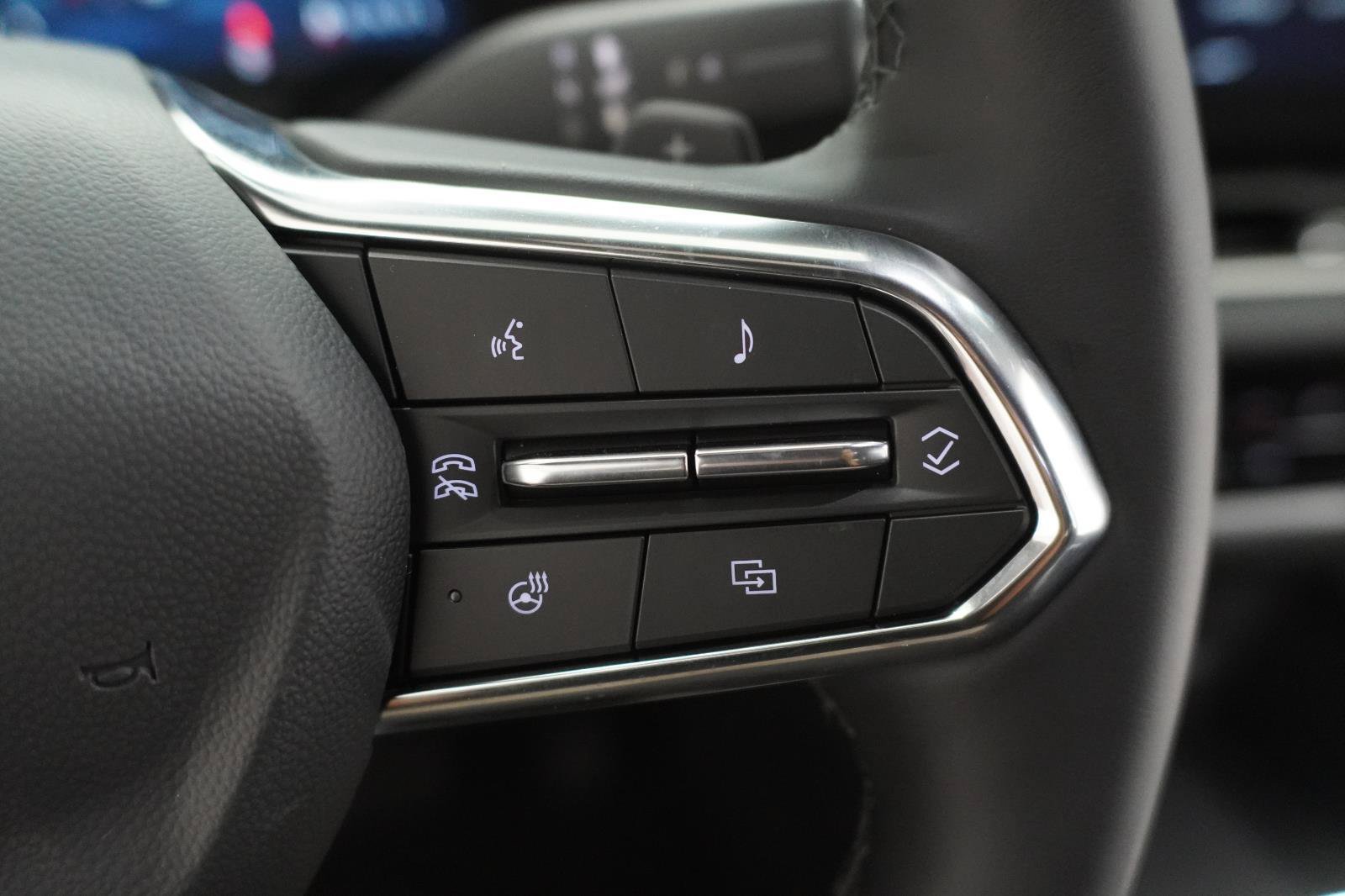 New 2027 Chevrolet Equinox LT FWD image 9