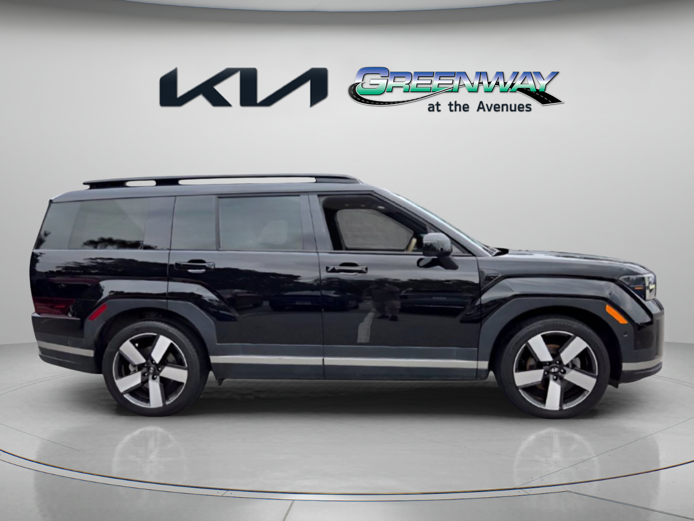 Used 2024 Hyundai Santa Fe Limited FWD image 8