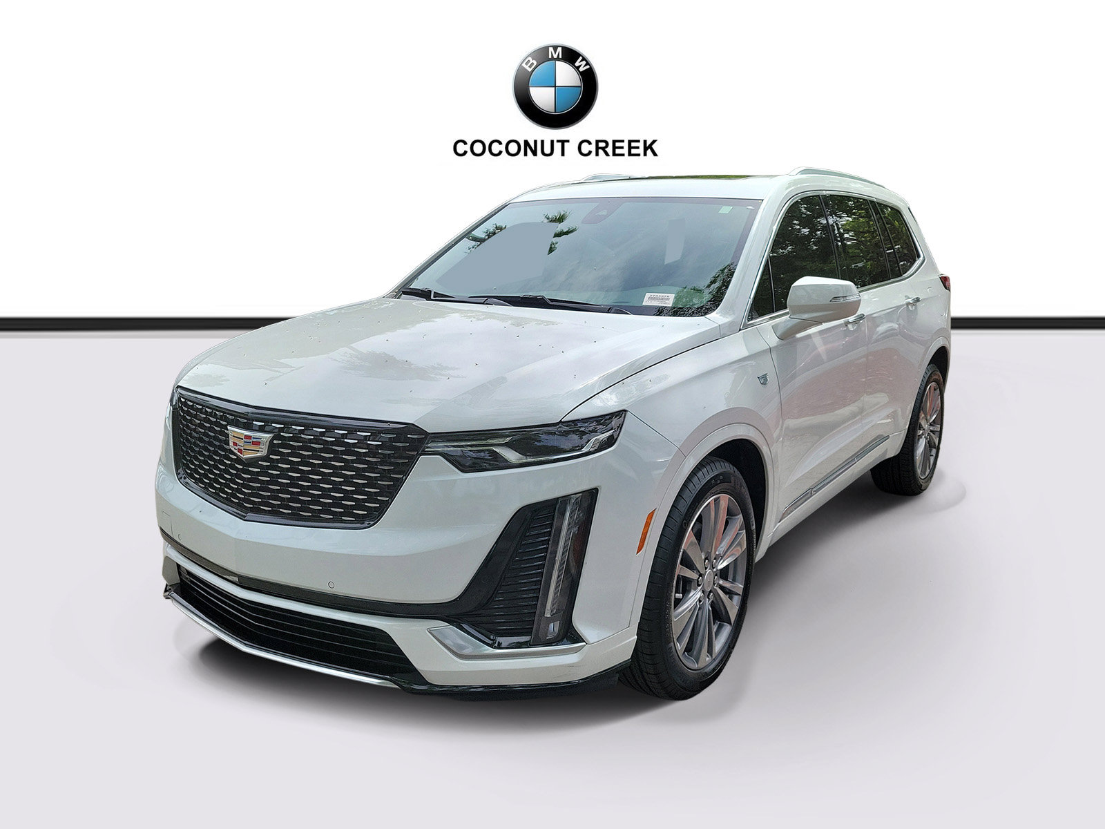 Used 2024 Cadillac XT6 Premium Luxury FWD image 2
