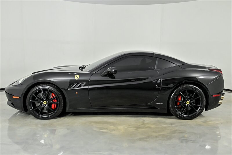 Used 2010 Ferrari California RWD image 35