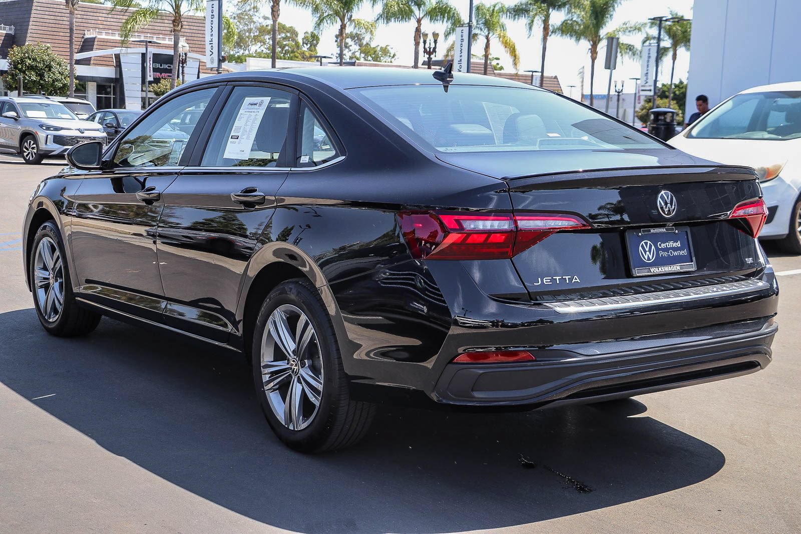 Used 2023 Volkswagen Jetta SE FWD image 9