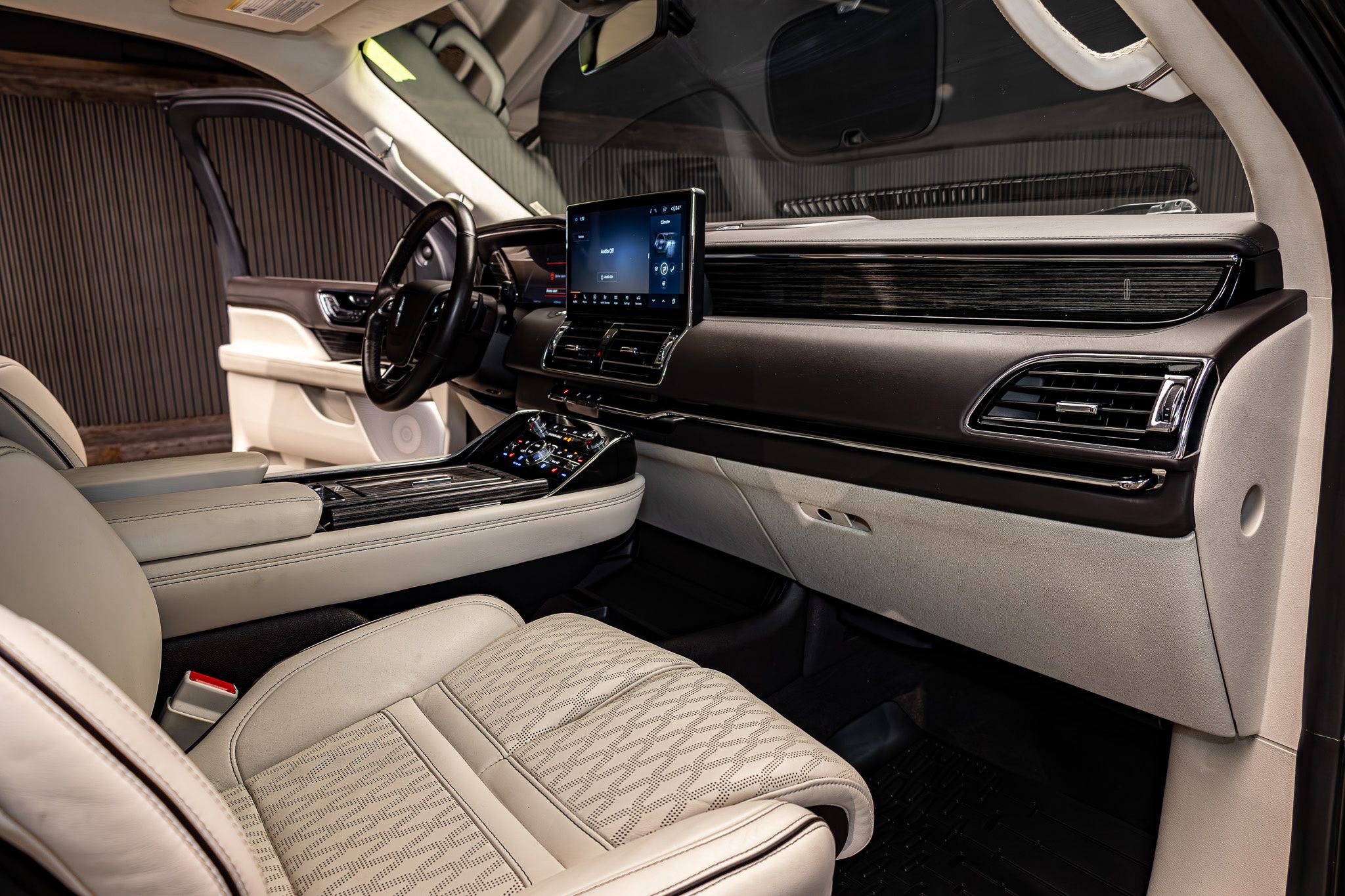 Used 2023 Lincoln Navigator L Black Label AWD/4WD image 14
