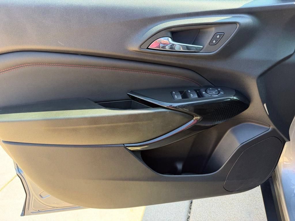 Used 2026 Chevrolet Trax RS w/ Sunroof Package FWD image 12