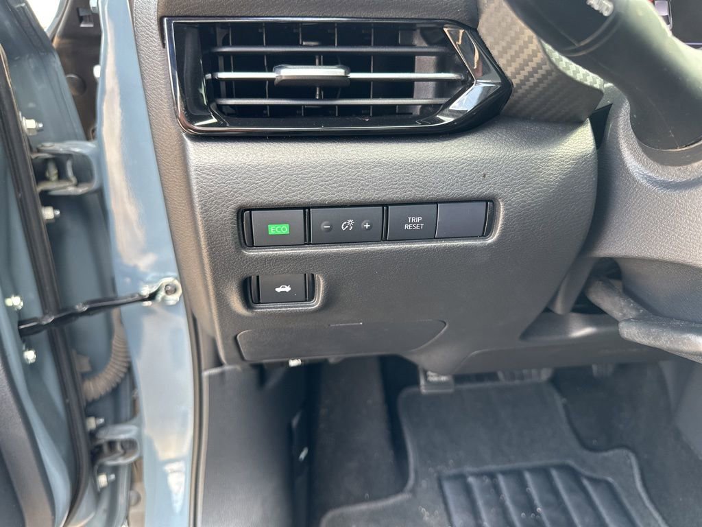 Used 2024 Nissan Sentra SR FWD image 16